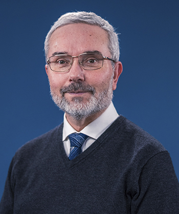 Dr. Ronal Mennickent Cid