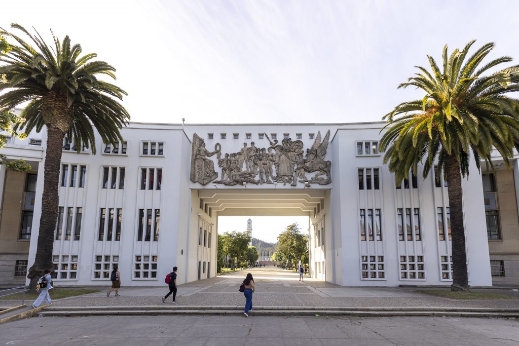 Arco-medicina-campus-Udec-2-1024×683
